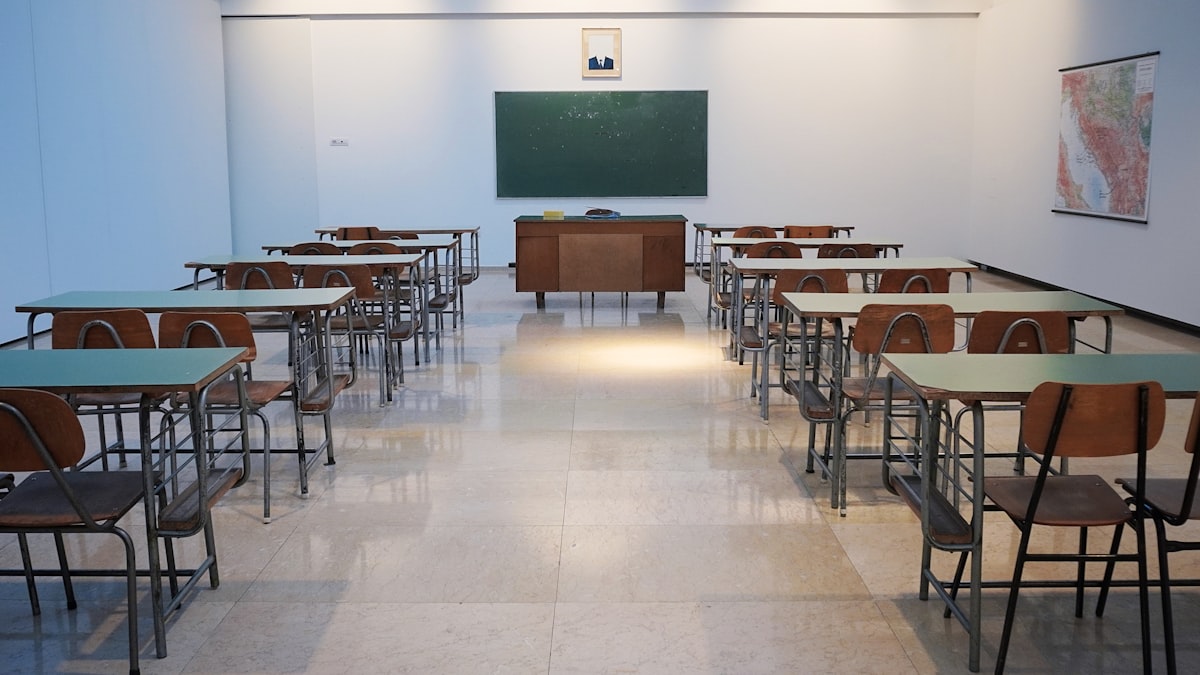 Caron Visa World IELTS Classroom β Petlad